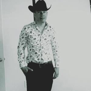 Meet your Posher, Servando